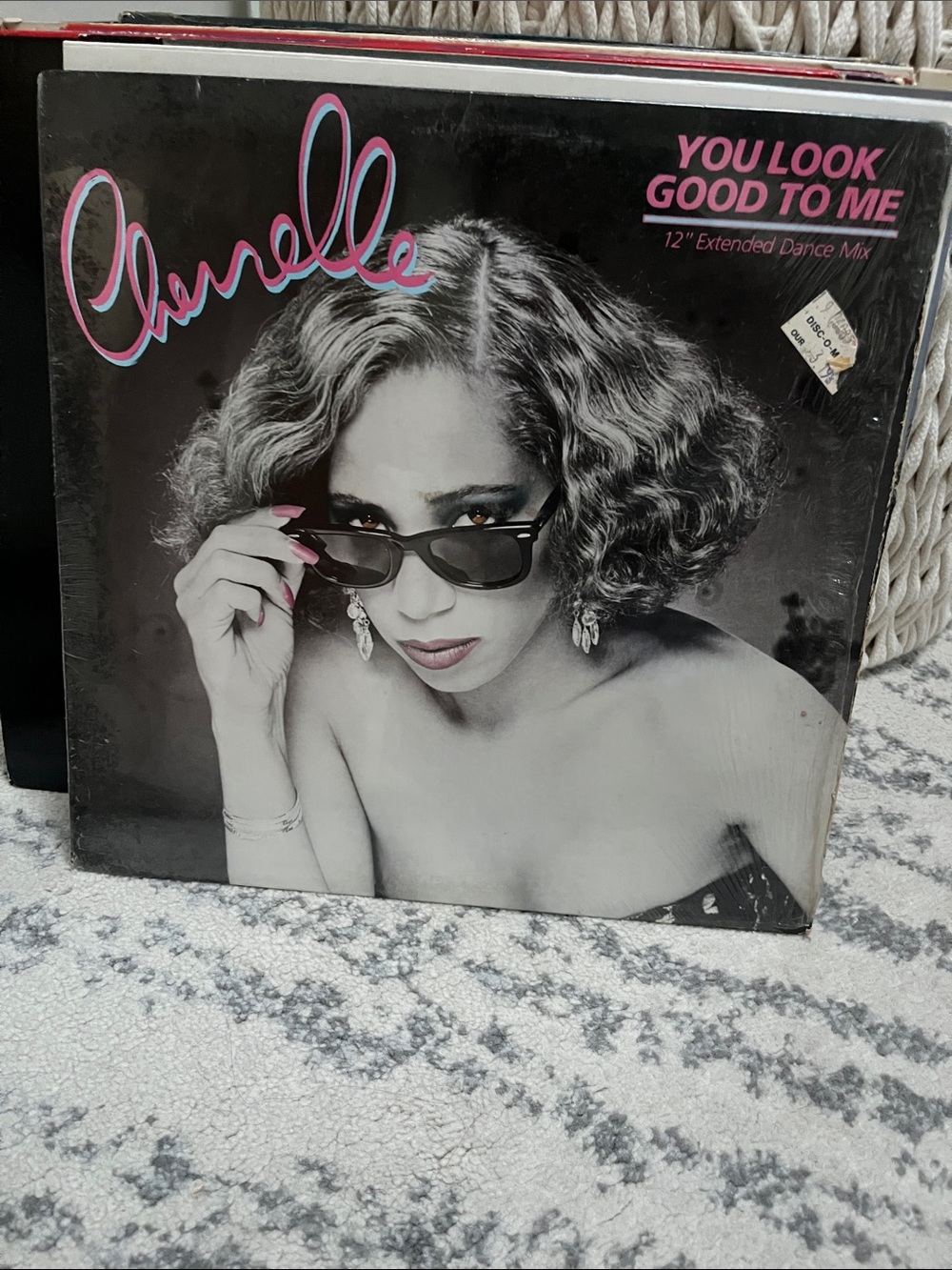 Chantelle Black & Pink 'You Look Good To Me' Vinyl Single